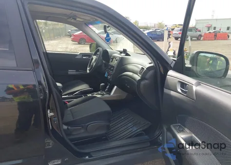 2013 Subaru Forester 2.5X Premium z USA, uszkodzony, nr VIN JF2SHADC9DH445664